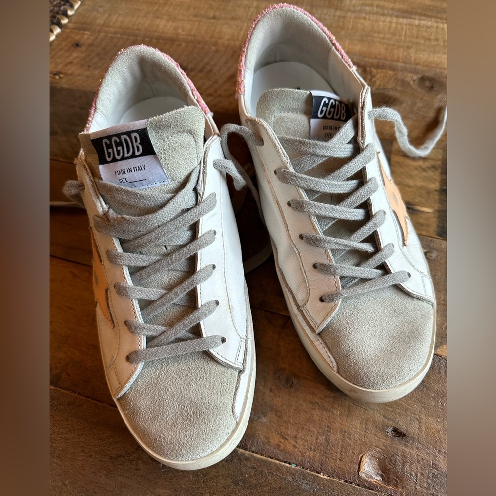 9 US Golden Goose Super-Star Low Top Sneaker in White/Peach